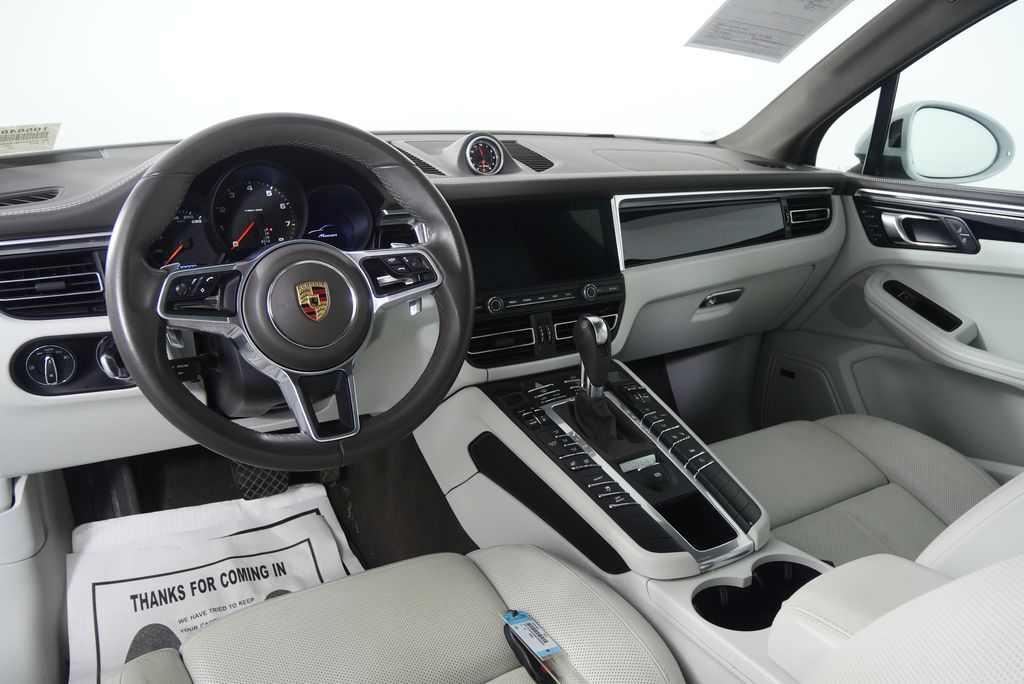 Thumbnail: 2021 Porsche Macan - 19
