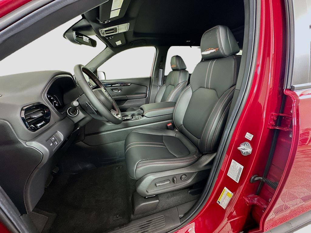 Thumbnail: 2025 Honda Pilot - 15