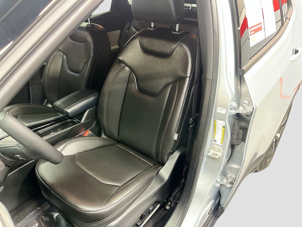 Used 2024 Silver Jeep Limited image 19