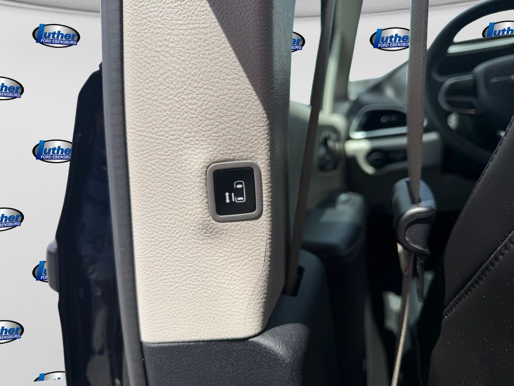 2024 Chrysler Pacifica Touring L Black at Auto Express Mitsubishi