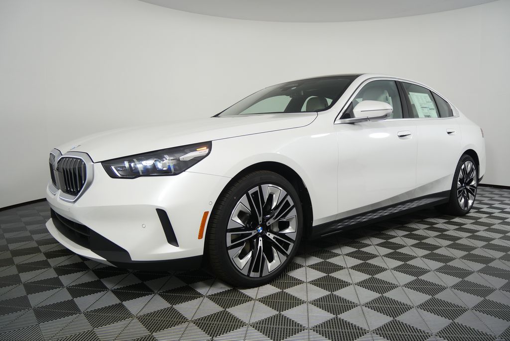 Thumbnail: 2026 BMW 5 Series - 8