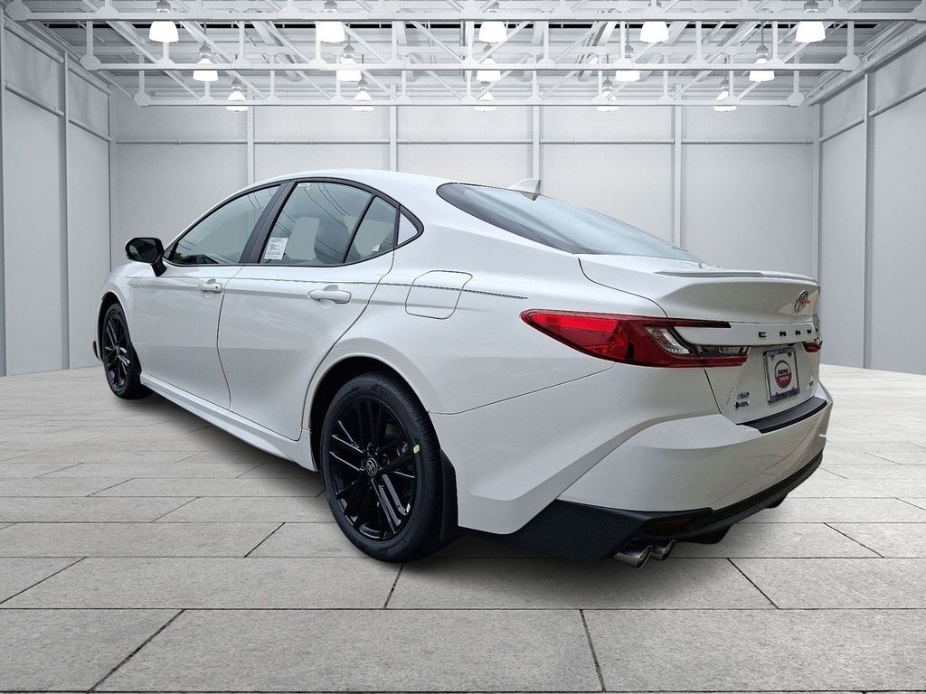 2025 Toyota Camry SE 4