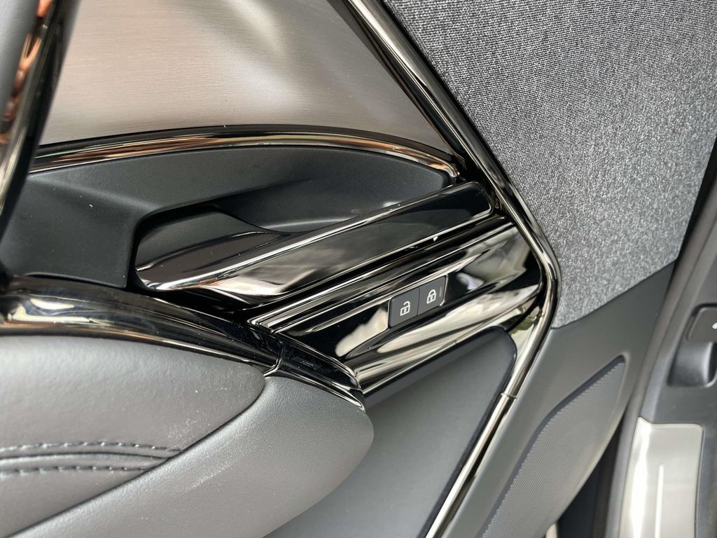 New 2026 Gray Land Rover Dynamic SE image 33