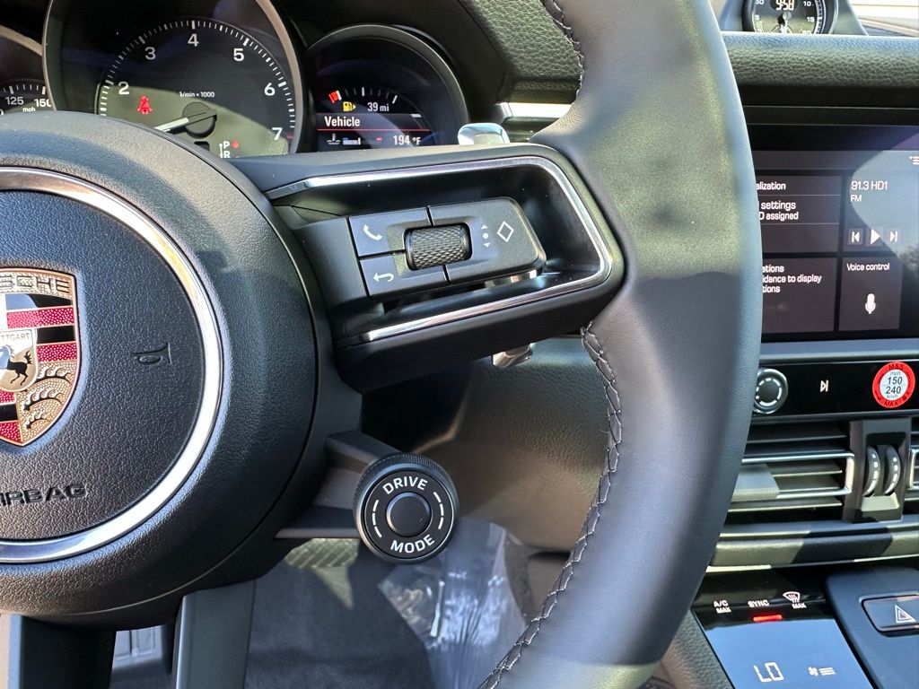 Thumbnail: 2026 Porsche Macan - 16