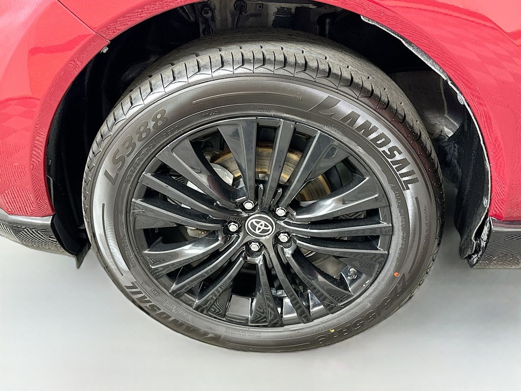 Thumbnail: 2023 Toyota Venza - 31