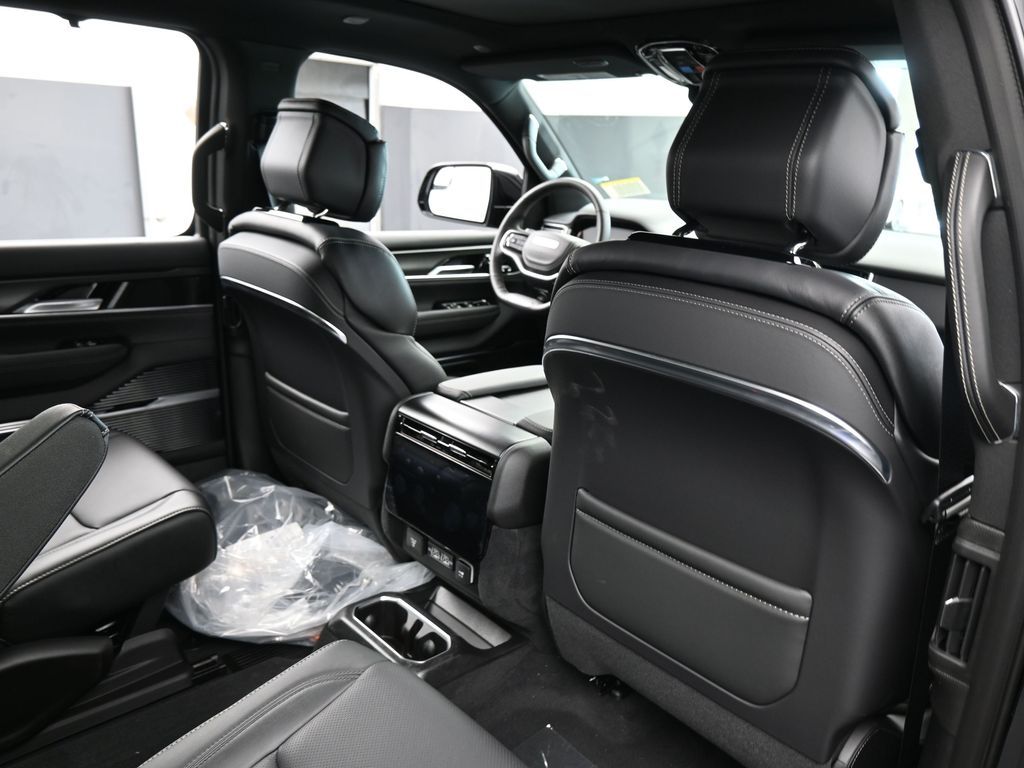 New 2026 High Gloss Black Jeep Summit Obsidian image 44