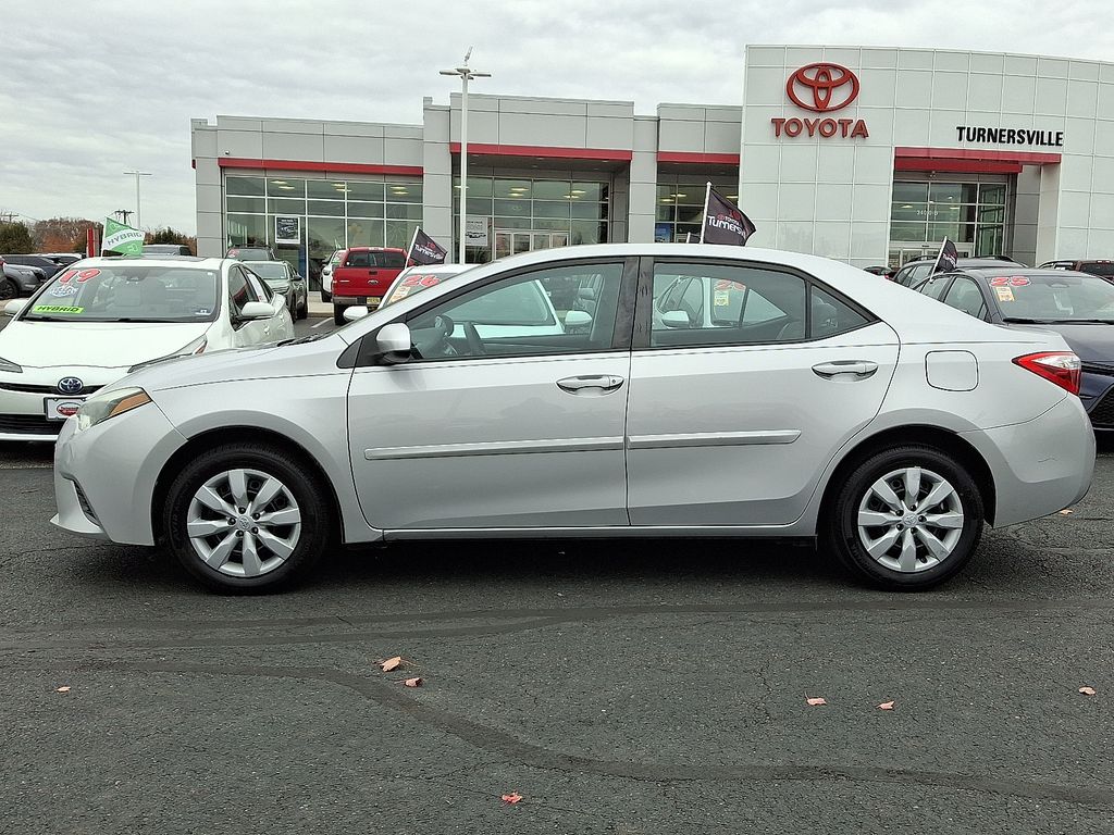 Thumbnail: 2015 Toyota Corolla - 7