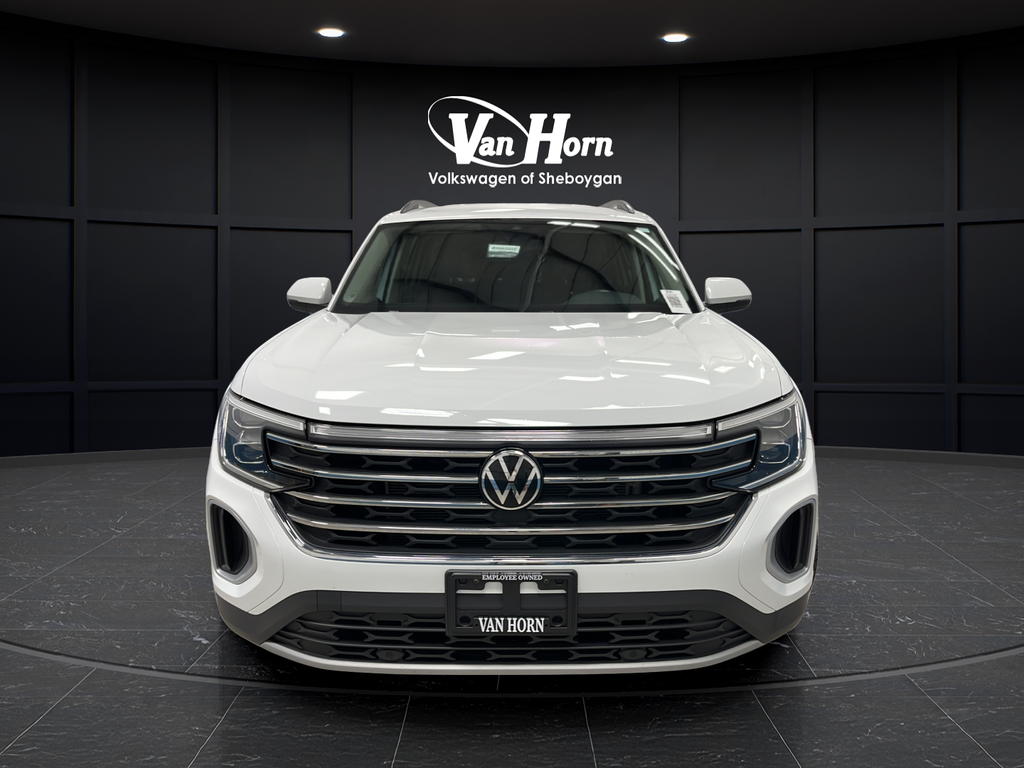 Used 2024 White Volkswagen 2.0T SE image 2