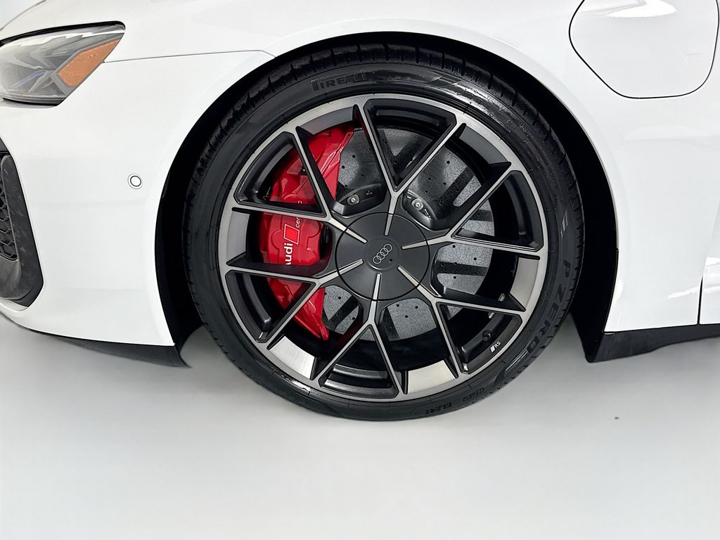 Thumbnail: 2025 Audi RS e-tron GT - 29