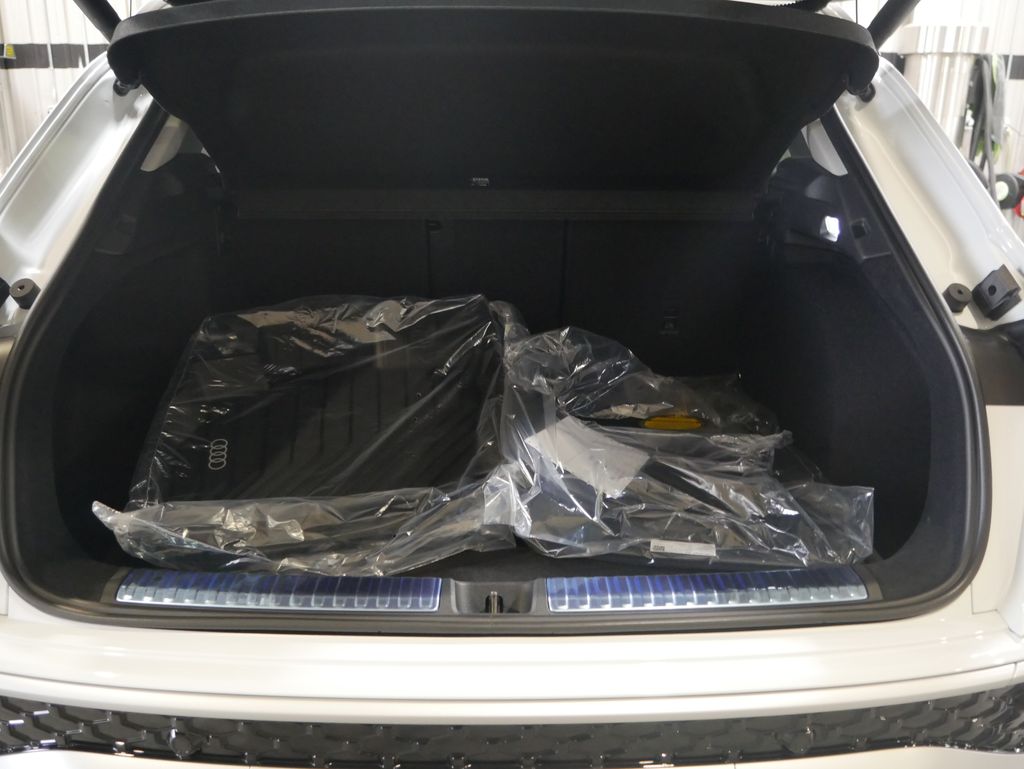 Thumbnail: 2026 Audi Q3 - 23