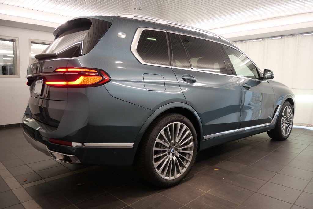 2025 BMW X7 xDrive40i 6