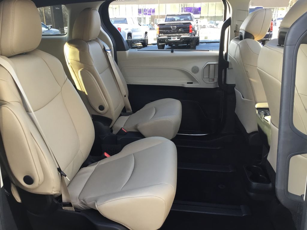 Thumbnail: 2024 Toyota Sienna - 15