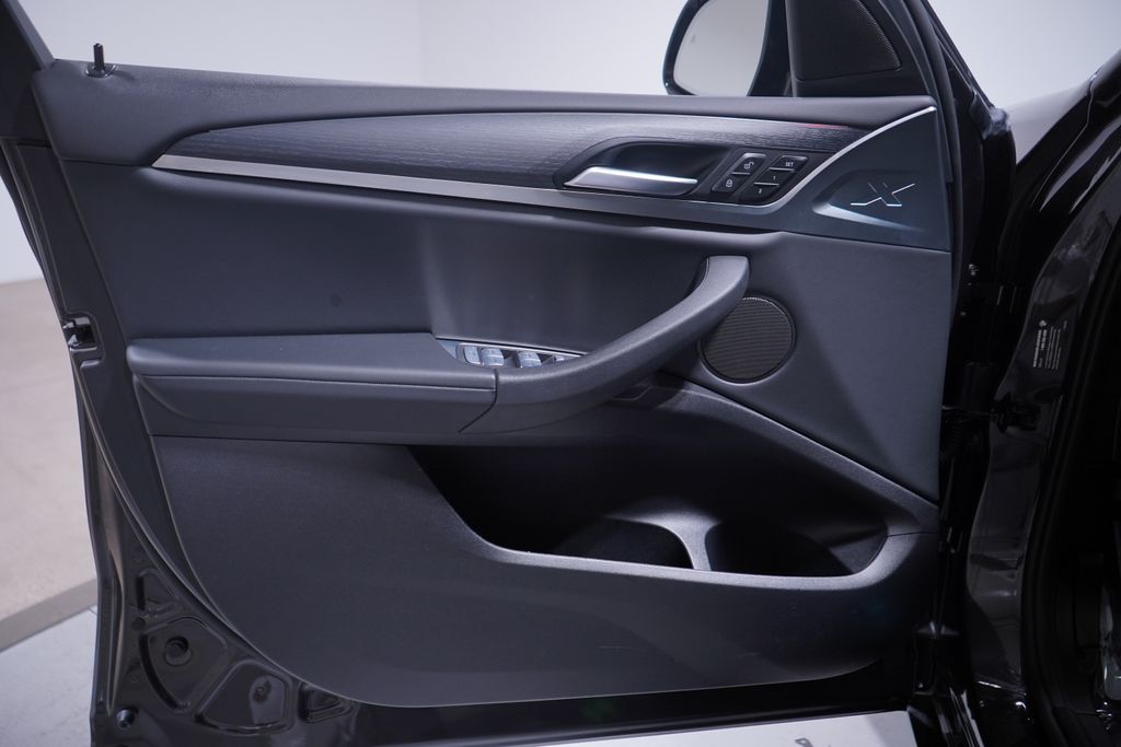 Thumbnail: 2023 BMW X3 - 16