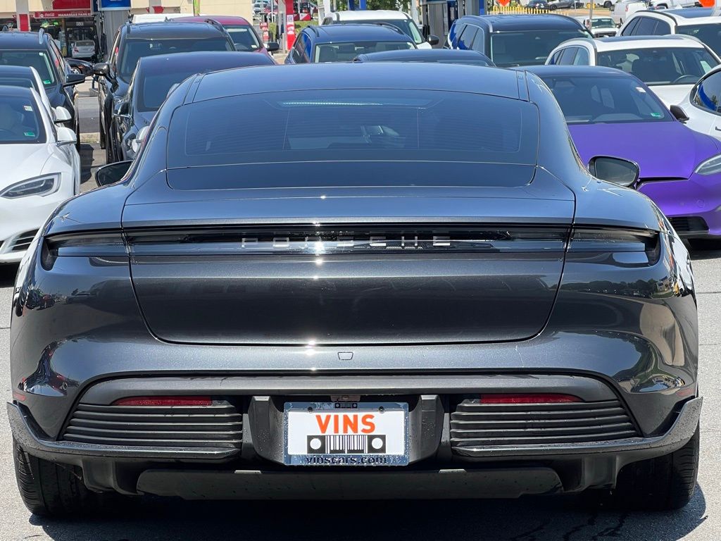 2022 Porsche Taycan 4S photo