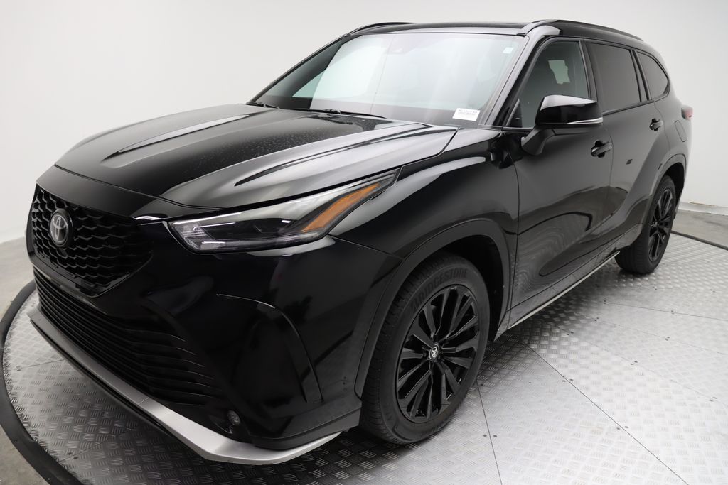 2024 Toyota Highlander XSE 2