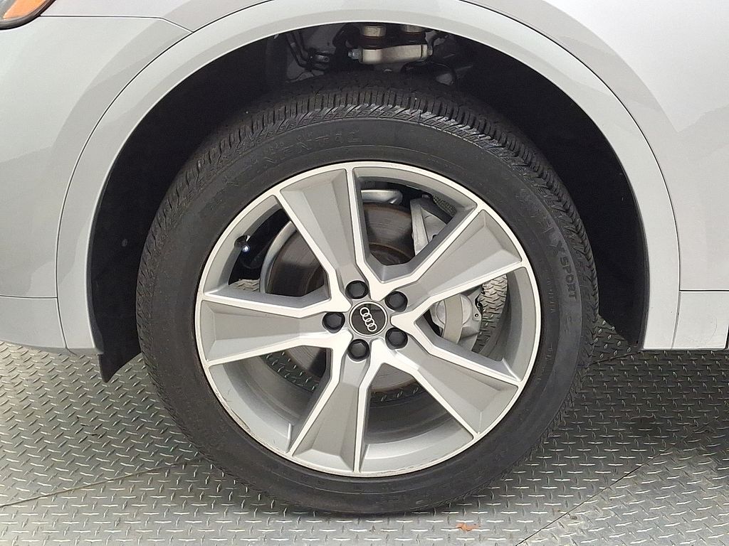 Thumbnail: 2025 Audi Q5 - 8