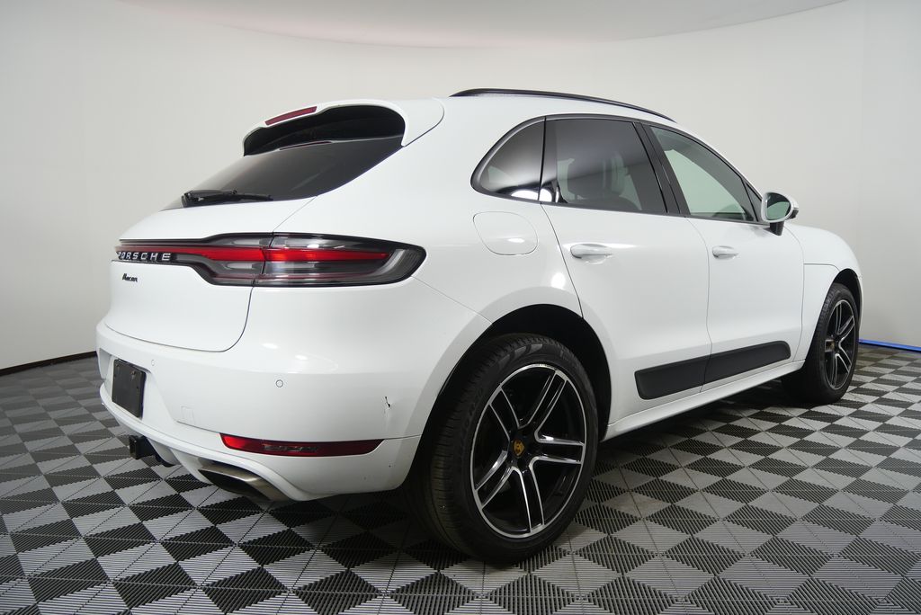 Thumbnail: 2021 Porsche Macan - 3