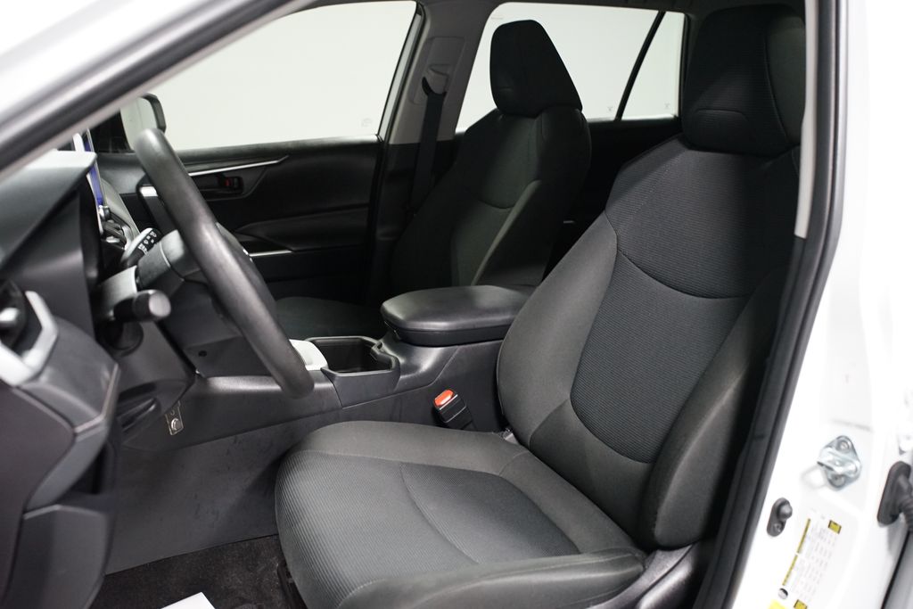 Thumbnail: 2025 Toyota RAV4 - 25