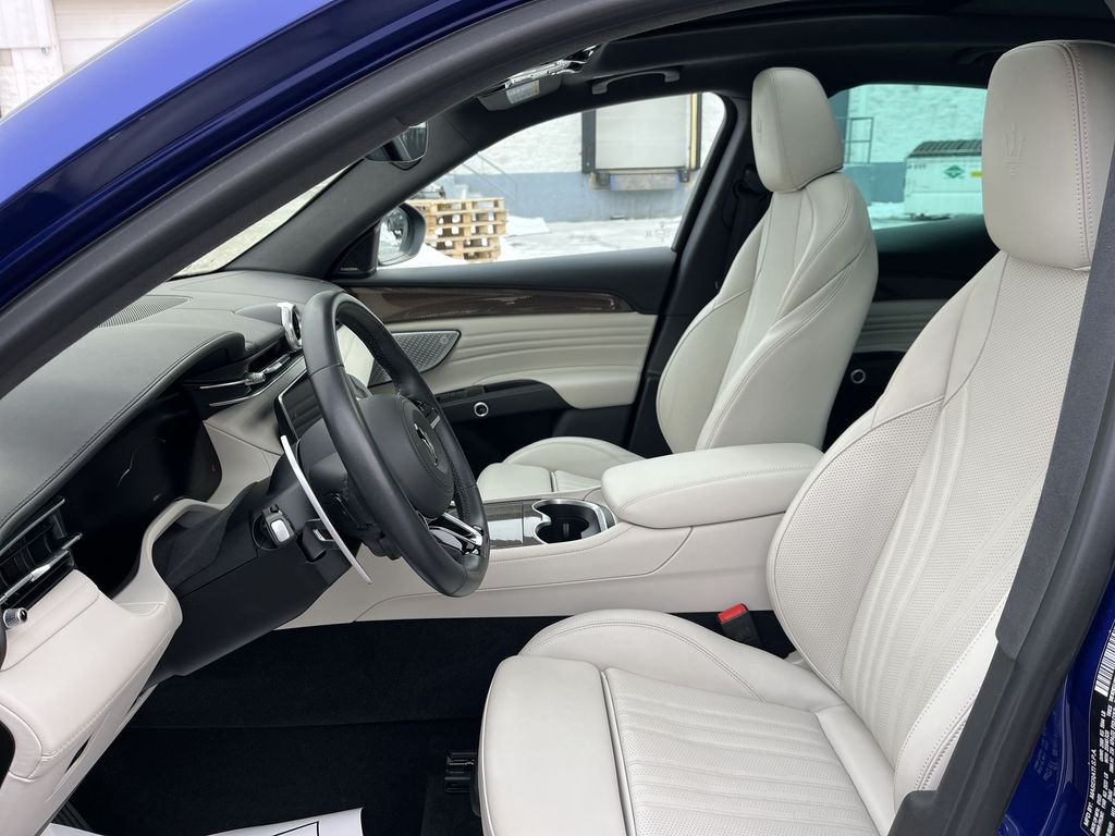 Thumbnail: 2023 Maserati Grecale - 11