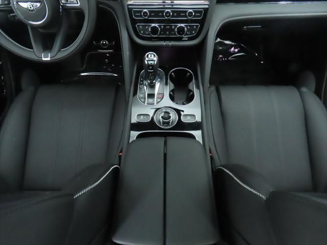 Thumbnail: 2025 Bentley Bentayga - 17