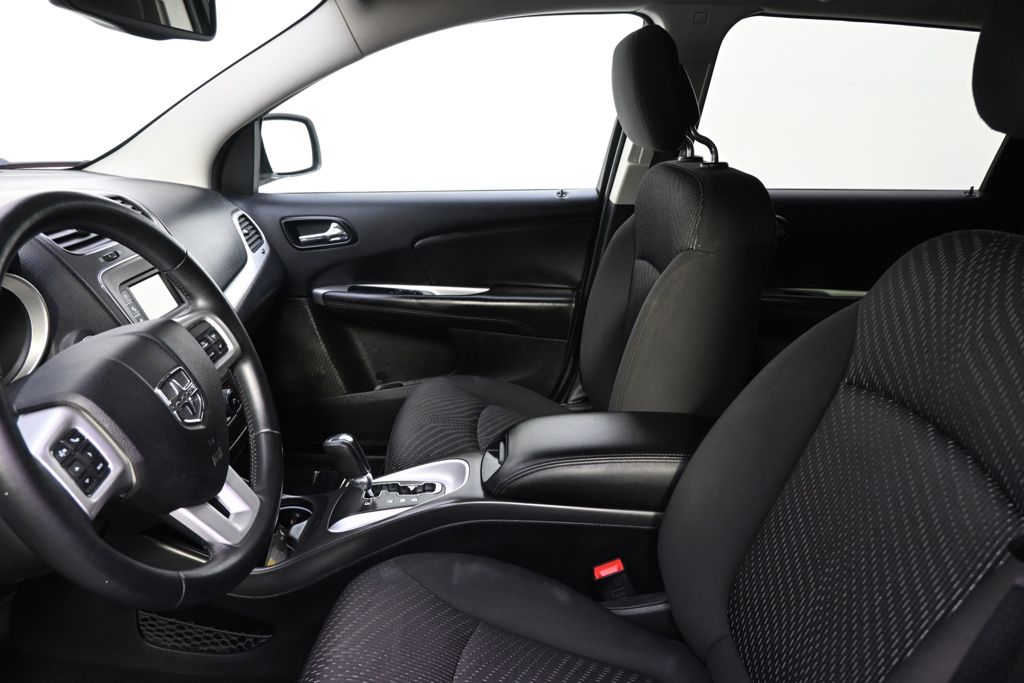 Used 2017 White Dodge SXT image 13