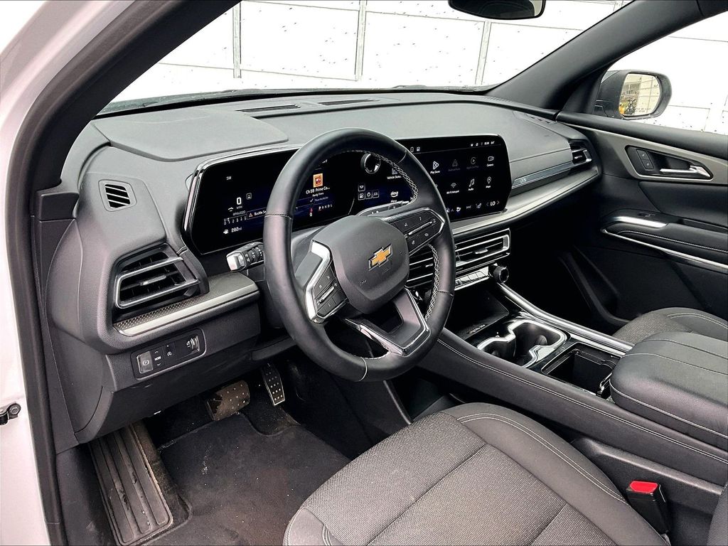 2024 Chevrolet Traverse — photo 8