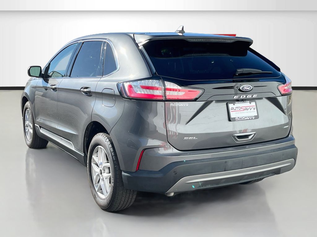 Used 2024 Gray Ford SEL image 5