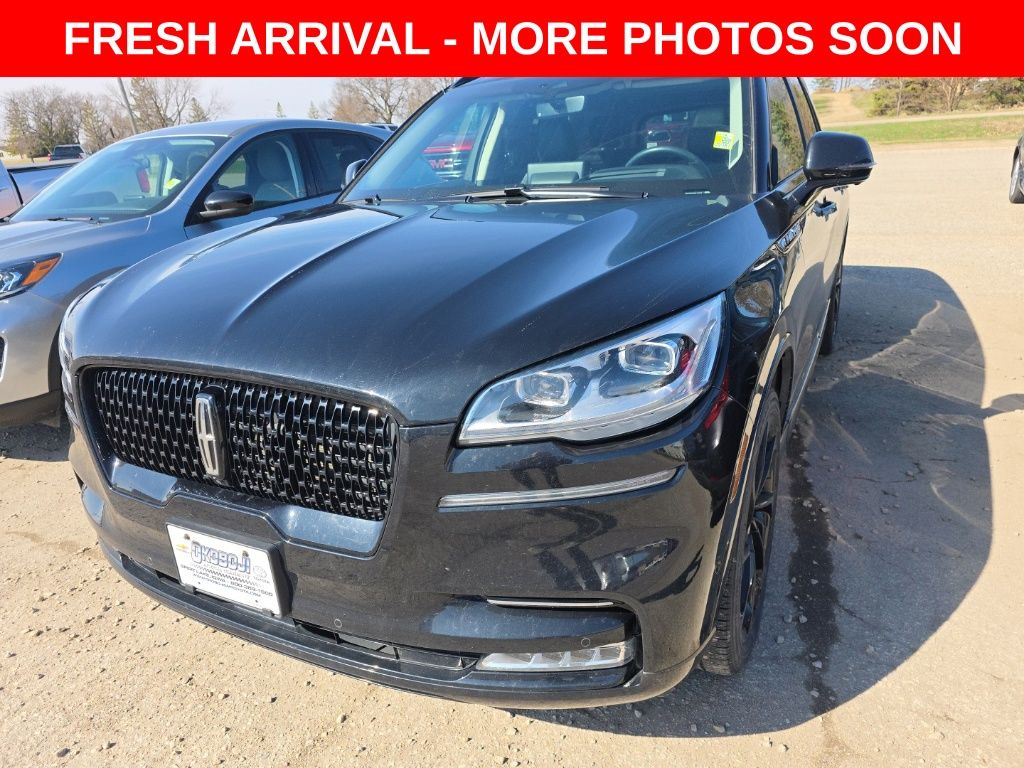 Infinite Black Metallic Clearcoat 2023 Lincoln Aviator Reserve AWD SUV / Crossover All-Wheel Drive Automatic