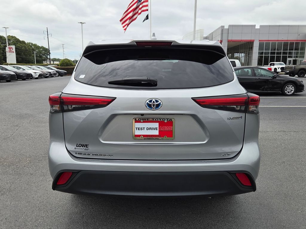 Used 2022 Toyota Highlander Hybrid SUV