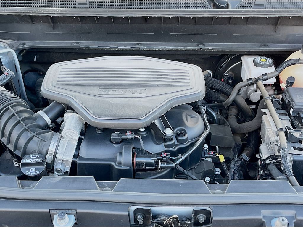 Used 2023 Silver GMC AT4 image 32