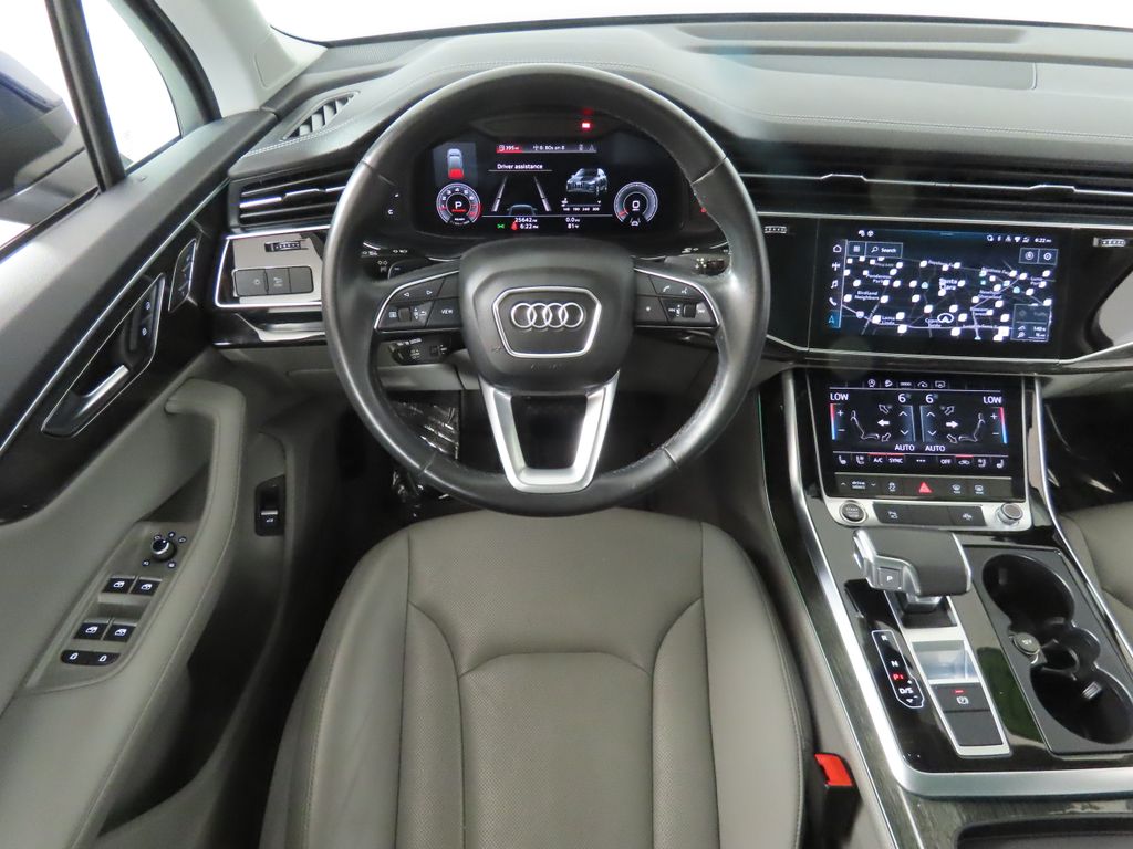 Thumbnail: 2023 Audi Q7 - 12