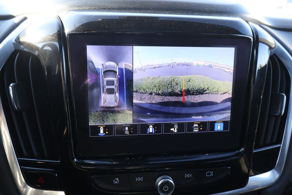 Thumbnail: 2023 Chevrolet Traverse - 22
