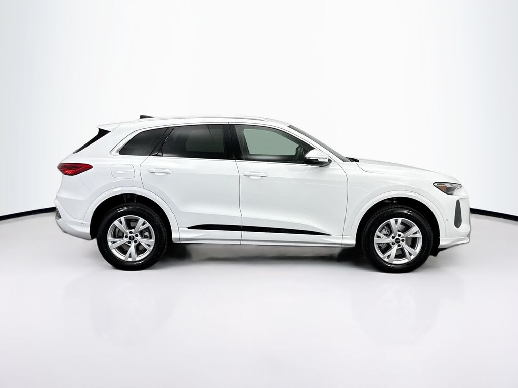 Thumbnail: 2025 Audi Q5 - 4