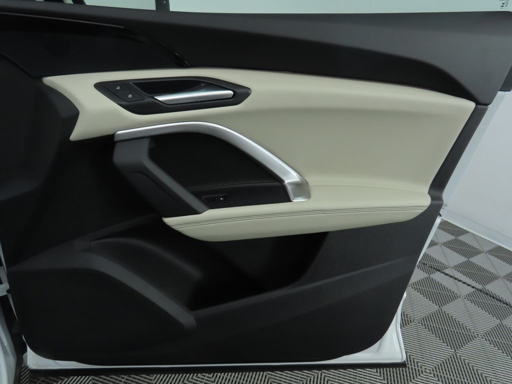 Thumbnail: 2025 Audi Q5 - 27