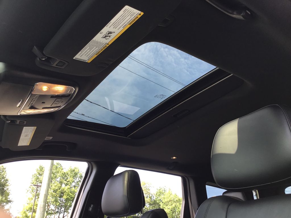 Thumbnail: 2020 Jeep Grand Cherokee - 18