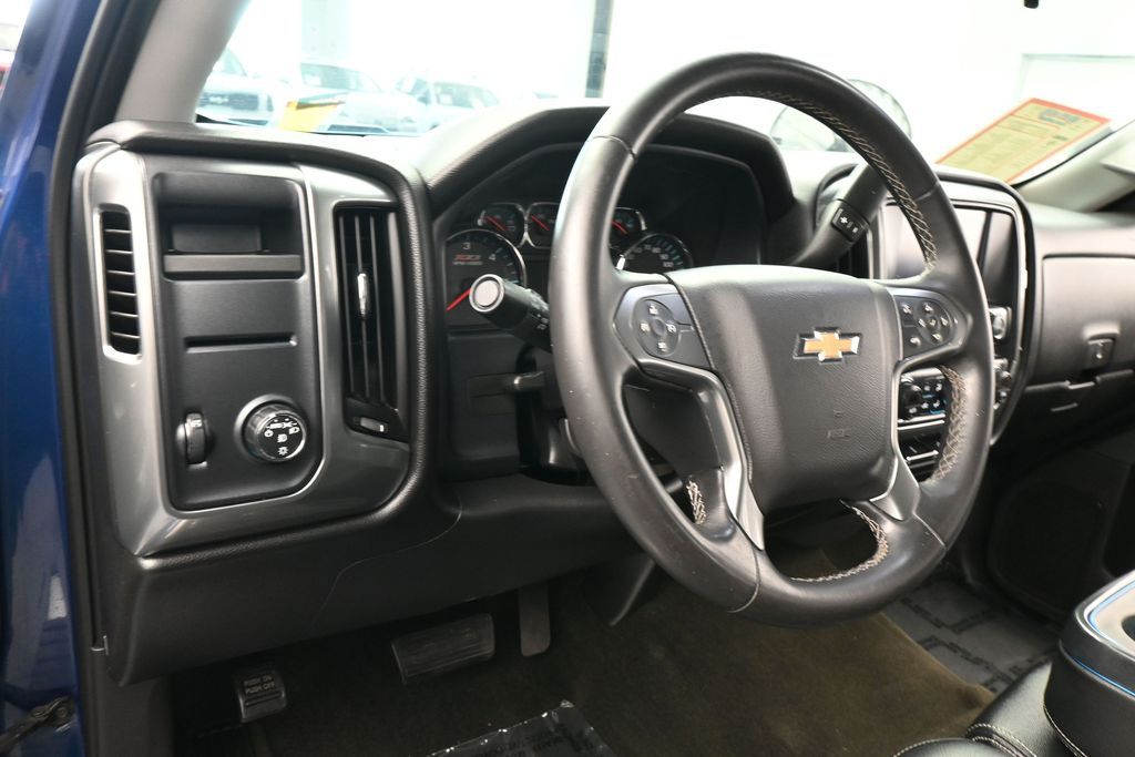 Used 2016 Deep Ocean Blue Metallic Chevrolet LT image 14