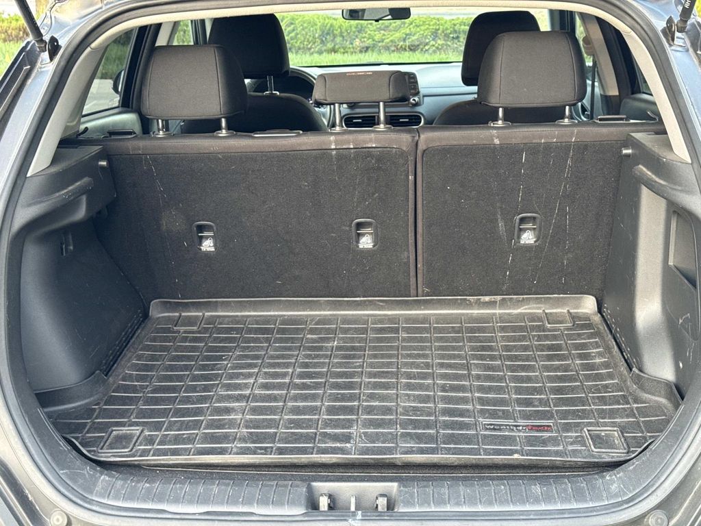 2020 Hyundai Kona SEL photo 4