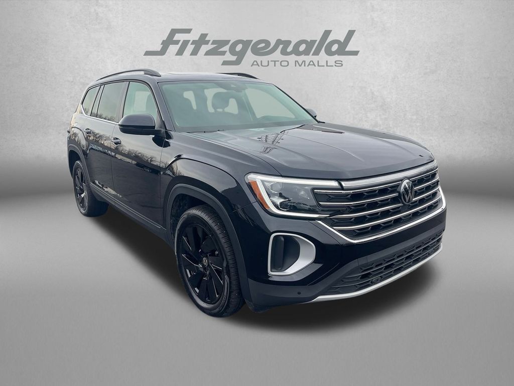 2025 Volkswagen Atlas SE FWD with Technology