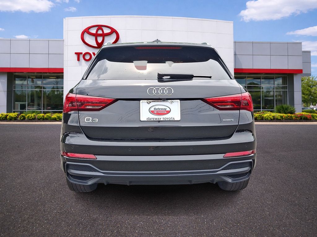 Thumbnail: 2021 Audi Q3 - 5
