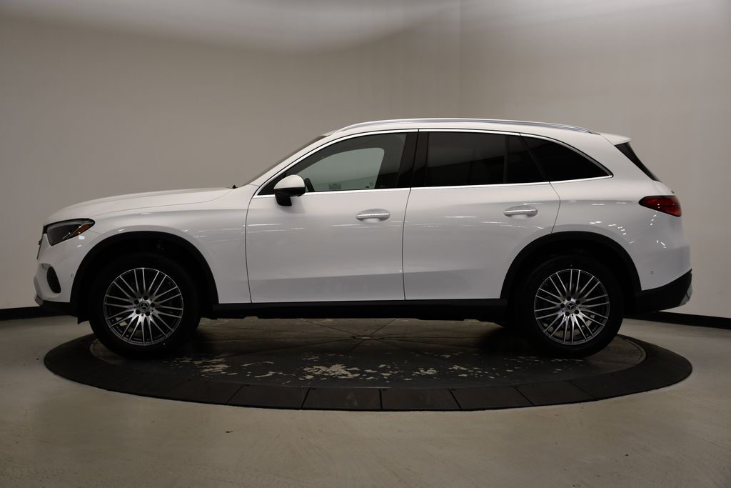 2025 Mercedes-Benz GLC 300 2