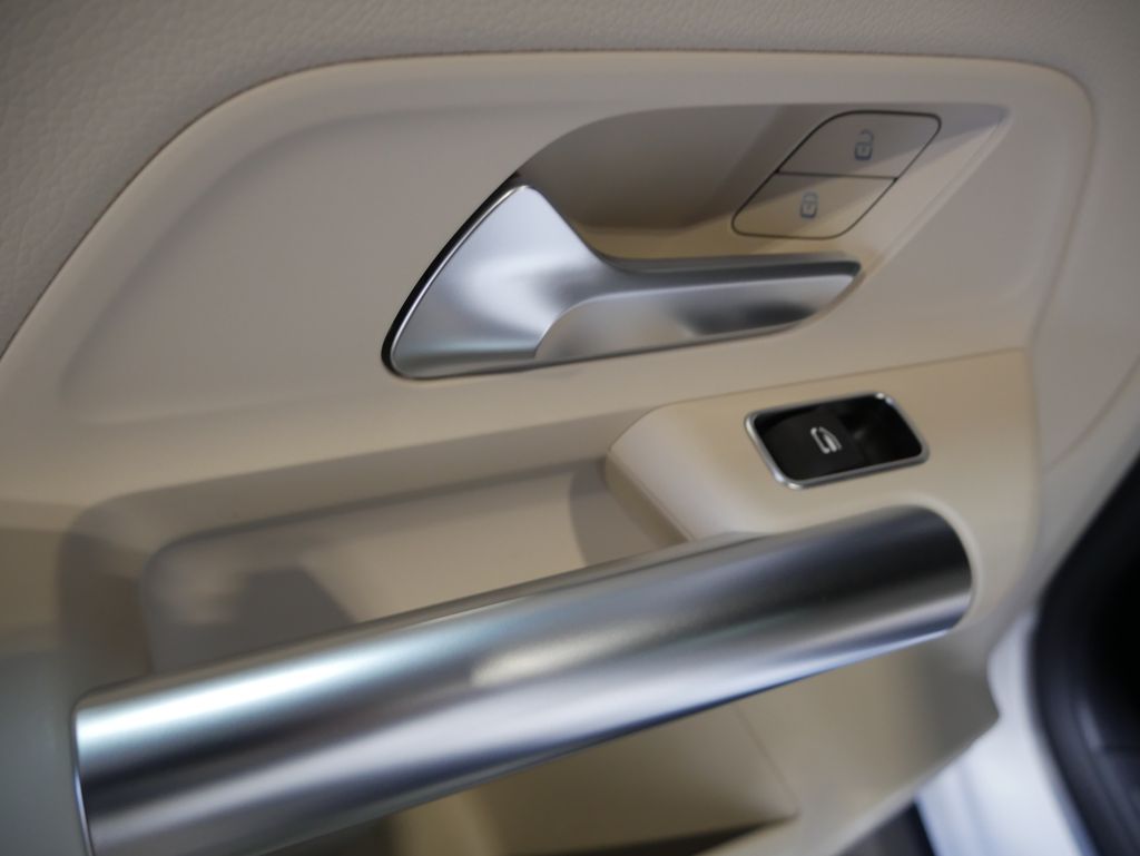 Thumbnail: 2026 Mercedes-Benz GLA - 21