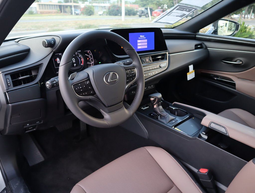 Thumbnail: 2025 Lexus ES - 28