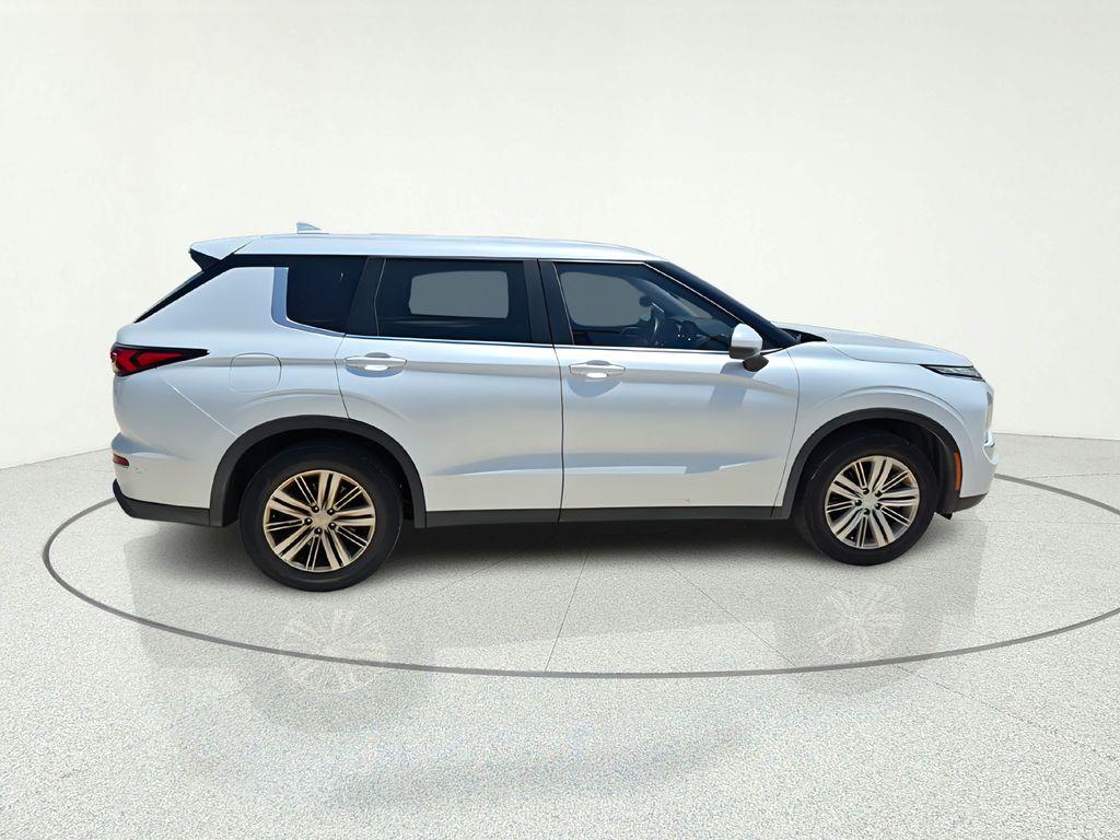 2023 Mitsubishi Outlander ES White at North Houston Mitsubishi