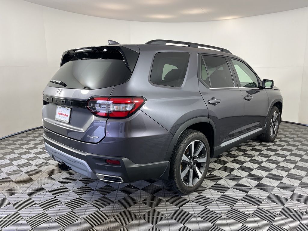 Thumbnail: 2023 Honda Pilot - 17