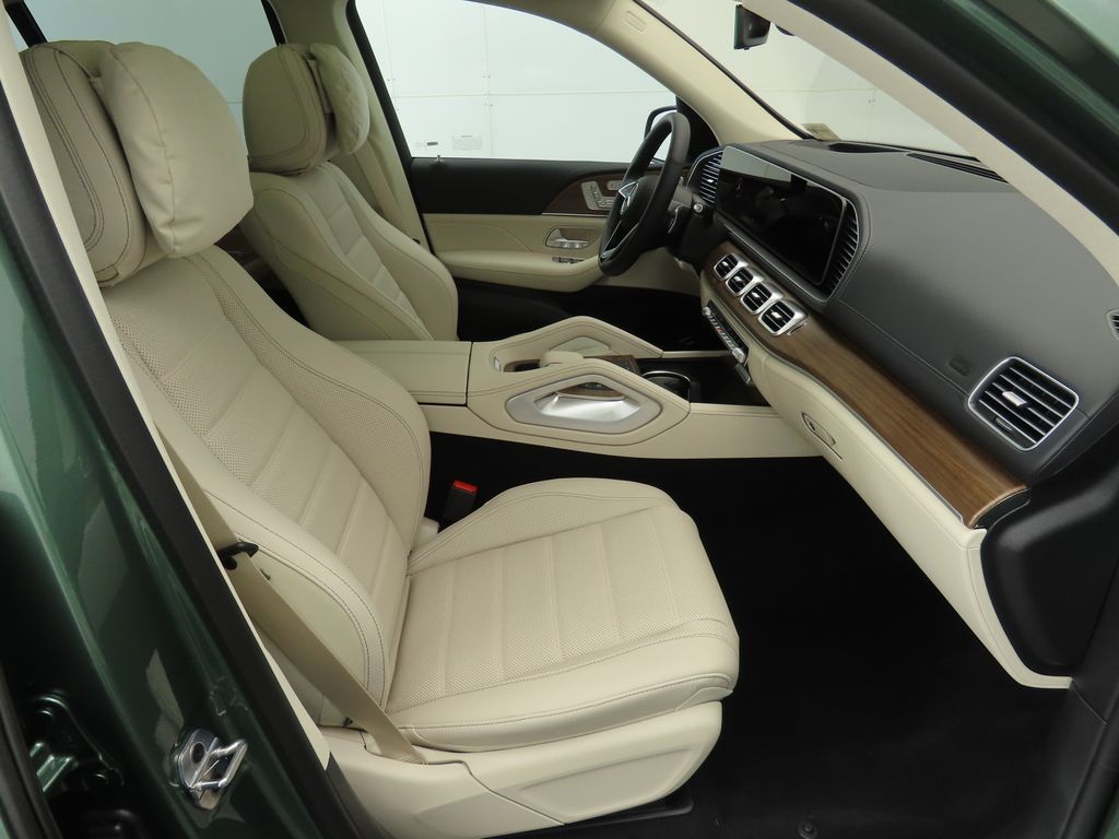 Thumbnail: 2026 Mercedes-Benz GLE - 20