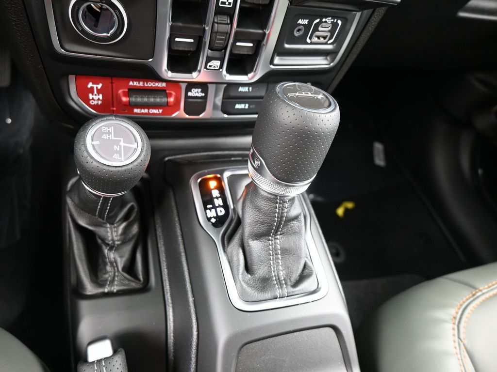 New 2026 Black Clearcoat Jeep Mojave image 20