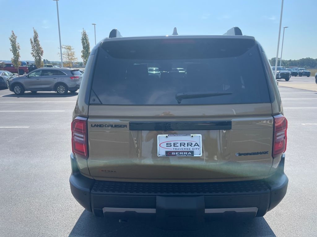 2025 Toyota Land Cruiser photo 10