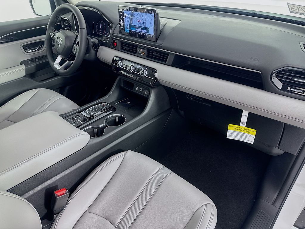 Used Car 2025 Honda Pilot  Touring For Sale Under $60,000 In Austin, Texas