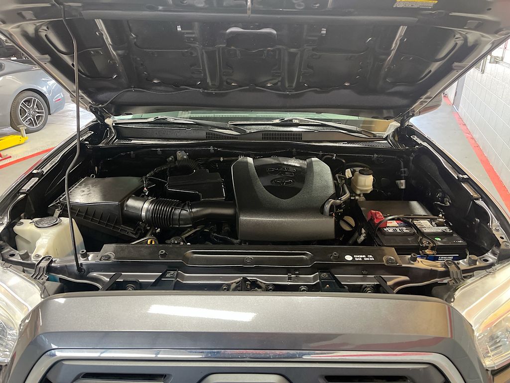 Used 2019 Gray Toyota SR5 image 27