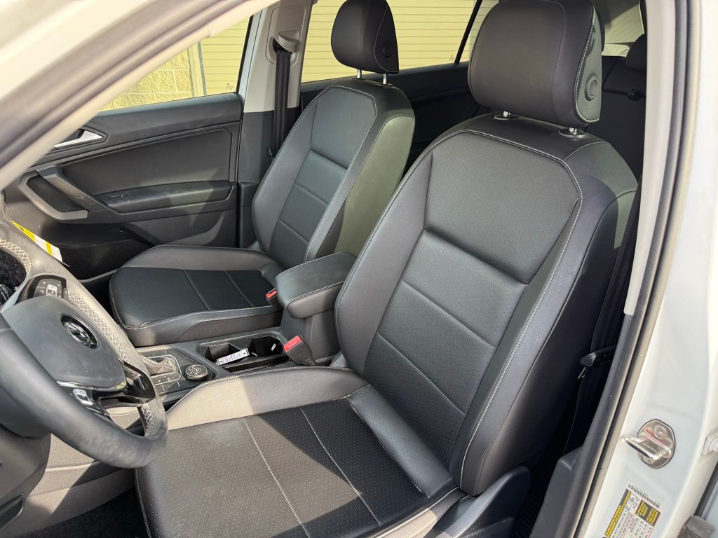 Thumbnail: 2021 Volkswagen Tiguan - 8